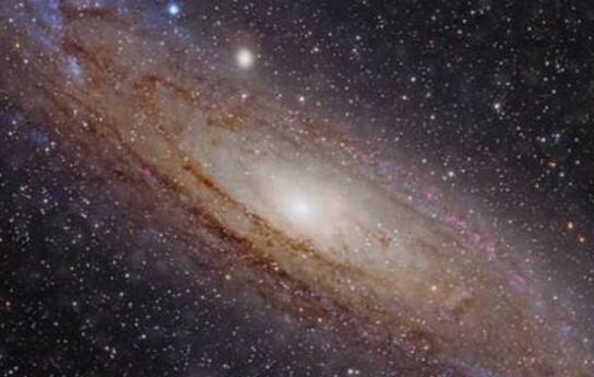 詹姆斯韦伯发现了年龄为13亿年的不可能星系