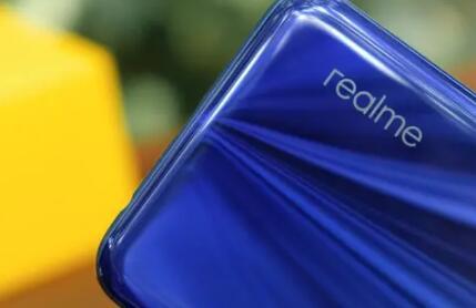 Realme即将推出其首款可折叠手机