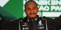 梅赛德斯F1车队与刘易斯汉密尔顿续约两年